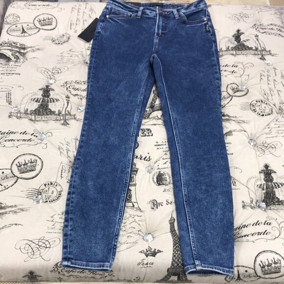 Silver Jeans Co. High Note Skinny Jeans - Picture 3 of 8